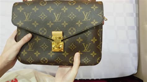 lv pochette metis glazing issue|Glazing is peeling .